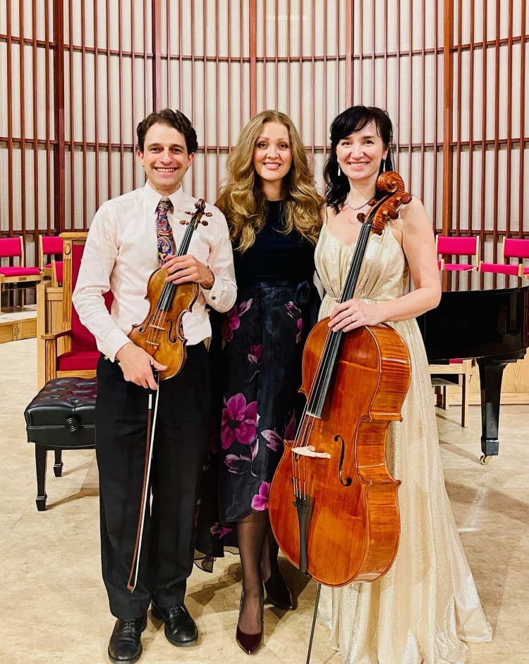Anna Kevin Julia